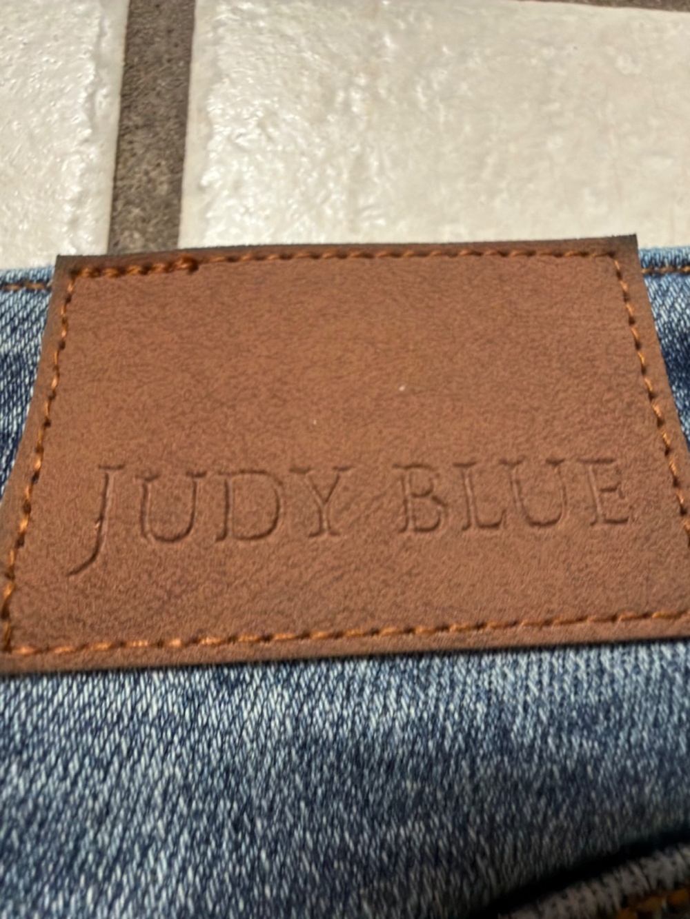 $75 Judy Blue (Los Angeles) Dad distressed jeans size 13/31 - Picture 2 of 11